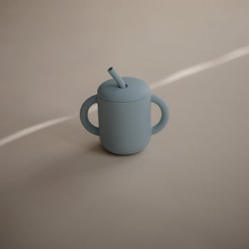 TAZA DIDÁCTICA+PAJITA SILICONA SOLID POWDER BLUE 9.5x7.15x12 CM